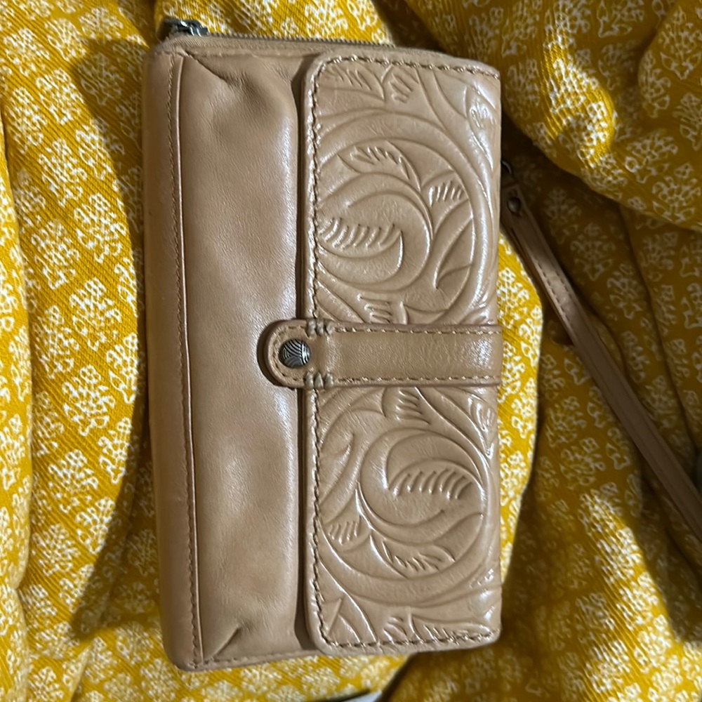 Wallet/wristlet